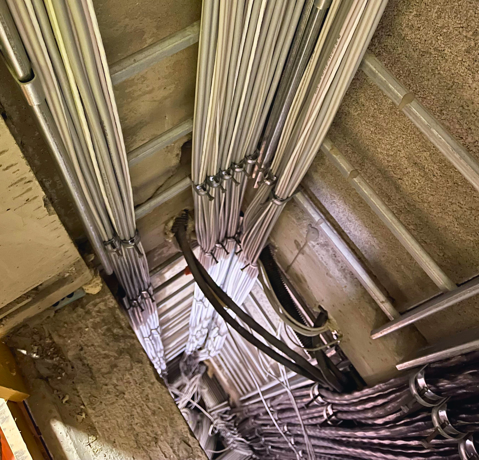 Turva- ja valaistusratkaisut